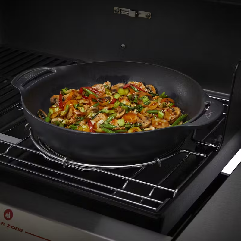 WEBER CRAFTED Wok & Steamer with food