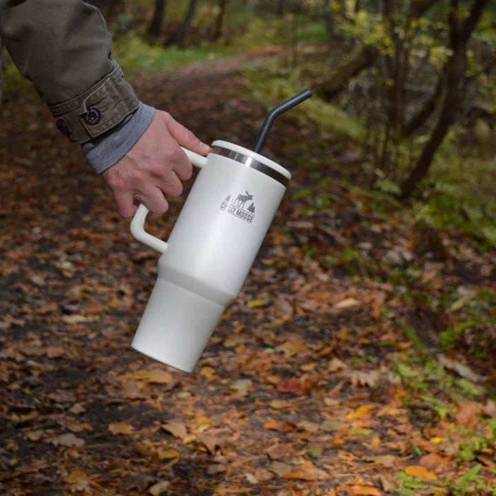 Hand holding Chilly Moose 40OZ SUMMERHILL TUMBLER 