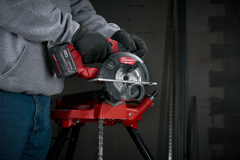 Milwaukee steel circular saw deals