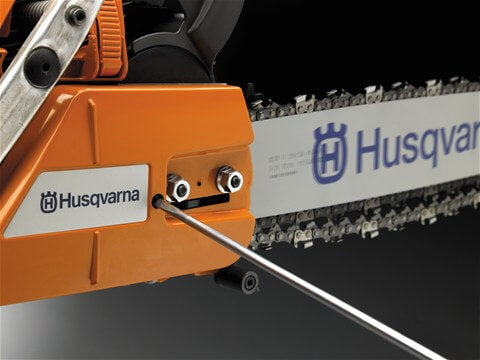 Husqvarna 440 41cc 18" Bar Consumer Chainsaw adjusting bar