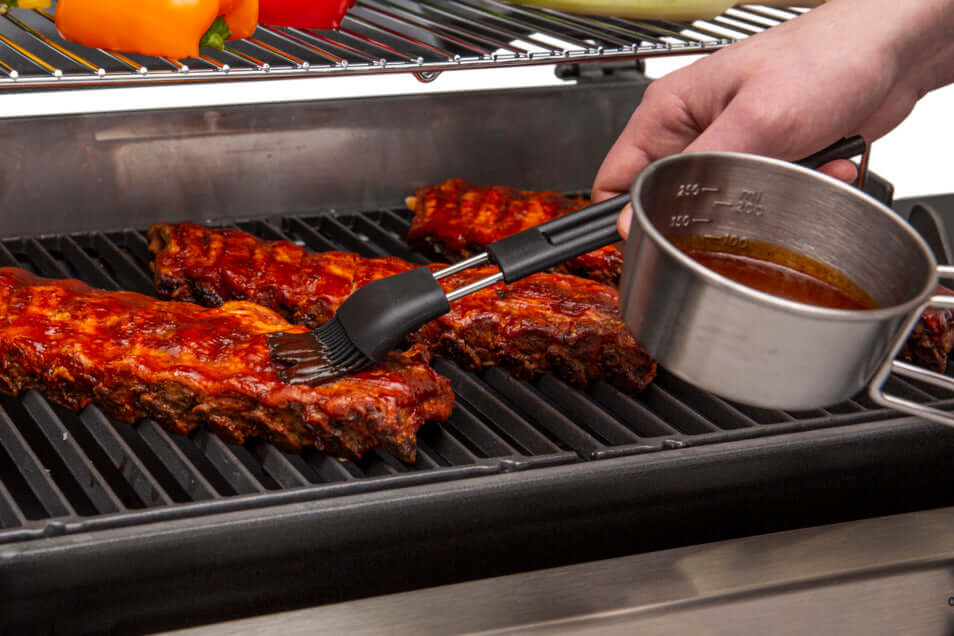 Using the Broil King Deluxe Basting Set