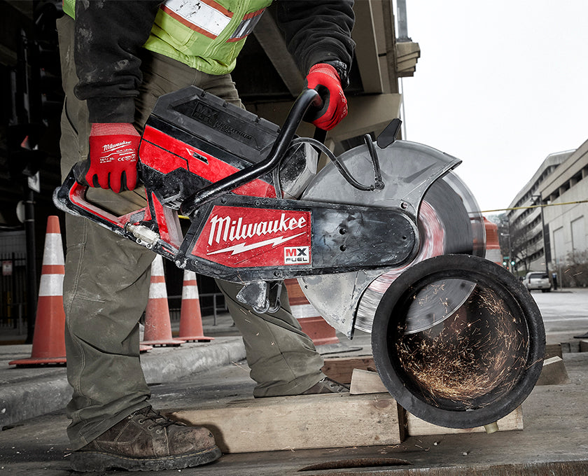 Canada | Milwaukee MXF314-2XC - Scie à béton de 14 po MX FUEL Canada | Milwaukee MXF314-2XC - Scie à béton de 14 po MX FUEL